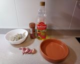 A picture of step 1 of Gambas al Ajillo.