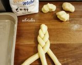 Foto langkah ke 5 dari resep Jalapeno Cheddar Cheese Braid Bread.