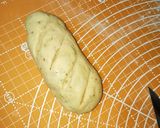 Foto langkah ke 3 dari resep Onion Bread.