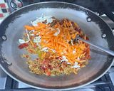 Foto langkah ke 2 dari resep Mie Goreng Sayur Sambal Teri.