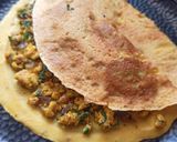 A picture of step 3 of Stuffed besan chilla.