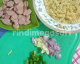 Foto langkah ke 1 dari resep 94. Sup Makaroni Sosis Paprika.