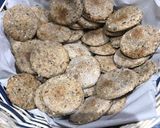 Foto del paso 5 de la receta: Galletas integrales con mix de semillas y orégano 🌿♥️
