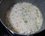 A picture of step 5 of Risotto with lemon, chicken and spinach.