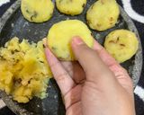 Foto langkah ke 5 dari resep [Eps. 46] Perkedel Kentang 🥔🥚.