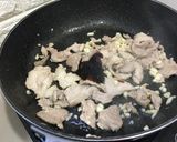รูปขั้นตอนการทำที่ 5 ของ หมูกระเทียมพริกไทย