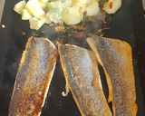 Foto del paso 2 de la receta: Trucha a la plancha, c/papas y salsa verde. #Mercado