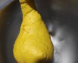 Gambar langkah 4 resipi Cheezy Pumpkin Bun.