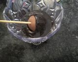 A picture of step 6 of Cake pops from leftover cake.