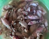Foto langkah ke 1 dari resep Oseng Cumi Asin Pete.