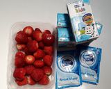 Foto langkah ke 1 dari resep Stroberi Smoothies.