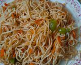 गार्लिक फ्लेवर नूडल्स (Garlic flavour noodles recipe in hindi) रेसिपी चरण 2 फोटो