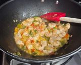 A picture of step 2 of Spicy Prawn Pasta.