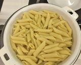 Csirkés-tejszínes penne Lilla konyhájából recept fázis 5 fotója