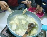 Foto langkah ke 6 dari resep Chicken Egg Roll.