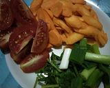 Foto langkah ke 2 dari resep Sop Ayam Wortel.