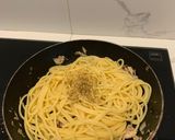 Foto langkah ke 3 dari resep Spaghetti aglio olio tuna.