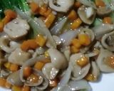 Foto langkah ke 5 dari resep Pakcoy Siram Jamur.