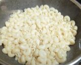 A picture of step 1 of Cheesy macaroni.