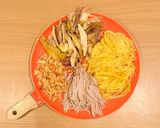 Hình bước làm 4 của món Bún thang Hà Nội 🍲