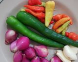 Foto langkah ke 2 dari resep Cumi Asin Cabe Ijo.