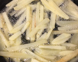Foto del paso 6 de la receta: Huevos fritos con patatas... para principiantes! 🍳🍟