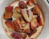 Foto del paso 3 de la receta: Porridge con fresas, frambuesas y arándanos al microondas (Gachas de Avena)