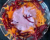 गाजर बीतरूट रायता(gajar beetroot raita recipe in hindi) रेसिपी चरण 2 फोटो