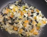 Foto del paso 1 de la receta: Salsa de tomate con atún