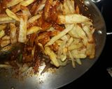 A picture of step 4 of Sesame honey chilli potato.