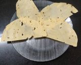 ચીઝલિંગ મસાલા પાપડ કોન્સ (Cheeseling Masala Papad Cones Recipe In Gujarati) રેસીપી સ્ટેપ1ફોટો
