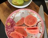 Foto langkah ke 3 dari resep Guava Berry Breakfast.
