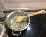 Foto del paso 3 de la receta: Volovanes de gulas, gambas y atún