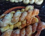 Foto langkah ke 7 dari resep Kkwabaegi | Korean Twisted Donut |Donat Kepang.