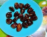 A picture of step 1 of Shahi tasty date(Khajur) and paan bites.