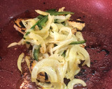 Foto del paso 4 de la receta: Pollo encebollado a la sonorense