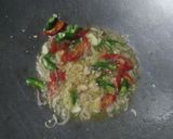 Foto langkah ke 2 dari resep Telur Ceplok Saus Pedas Manis.