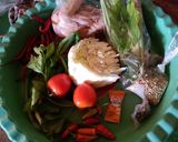 Foto langkah ke 6 dari resep Ayam goreng lengkuas dan sop ayam.