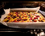 Erdeigyümölcsös piskóta recept fázis 5 fotója