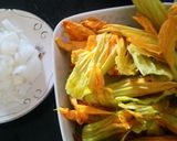 Foto del paso 1 de la receta: Quesadillas de flor de calabaza con champiñones 🌺🍄