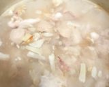 Foto langkah ke 2 dari resep Sup Oyong Ayam Bakso.