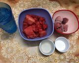 A picture of step 1 of Watermelon strawberry lemonade.