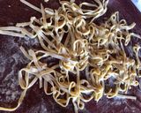 Foto del paso 4 de la receta: Fideos al huevo!! Con estofado 😋