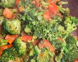 Foto del paso 4 de la receta: Brócoli Salteado con tomates @eddytenutre