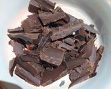 Foto langkah ke 5 dari resep Chocolate Triffle Cake.