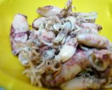 Foto langkah ke 2 dari resep Cumi asin cabe ijo.