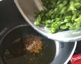 A picture of step 4 of Indian style simple Salsa nachos.