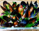 Foto langkah ke 3 dari resep Green mussels in white wine.
