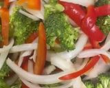 Foto del paso 1 de la receta: Lomo salteado con vegetales estilo asiático