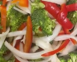 Foto del paso 1 de la receta: Lomo salteado con vegetales estilo asiático